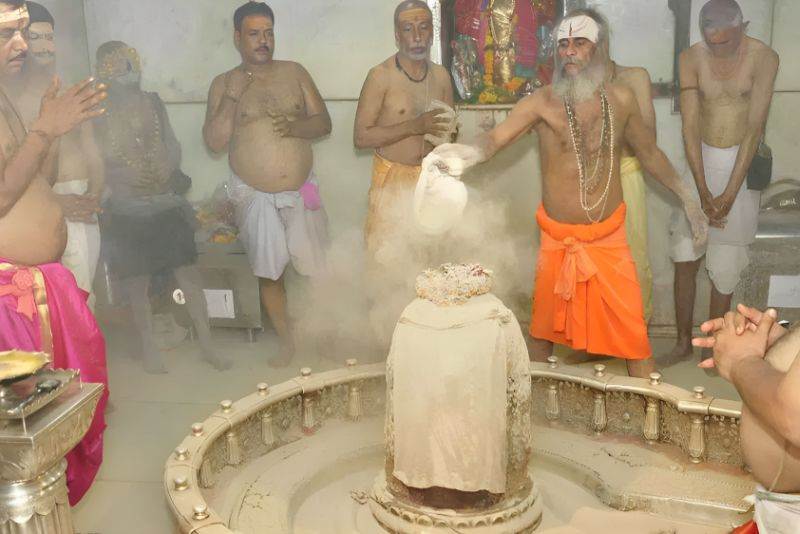 Bhashm Aarti: A Sacred Ritual in Ujjain’s Spiritual Tapestry

